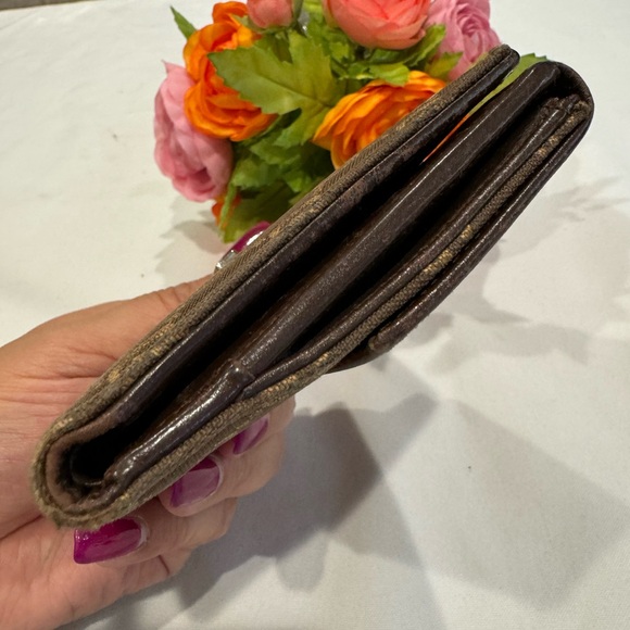 Authentic Gucci wallet - Picture 14 of 14